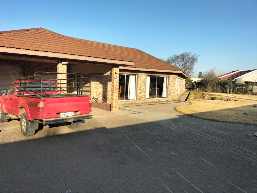 5 Bedroom Property for Sale in Clocolan Free State